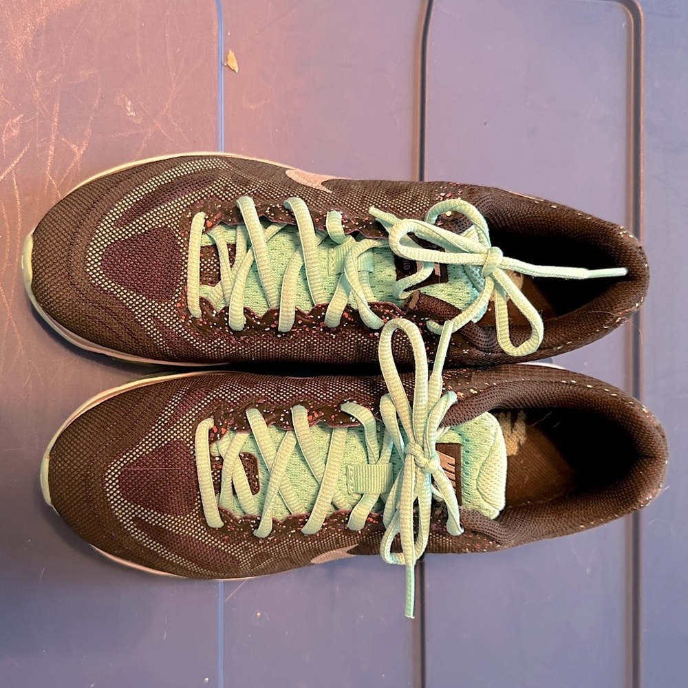 Nike air max shoes. Barely worn. Excellent condition